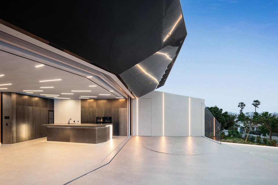 sky base one by bespoke architects