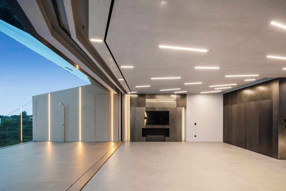 sky base one by bespoke architects