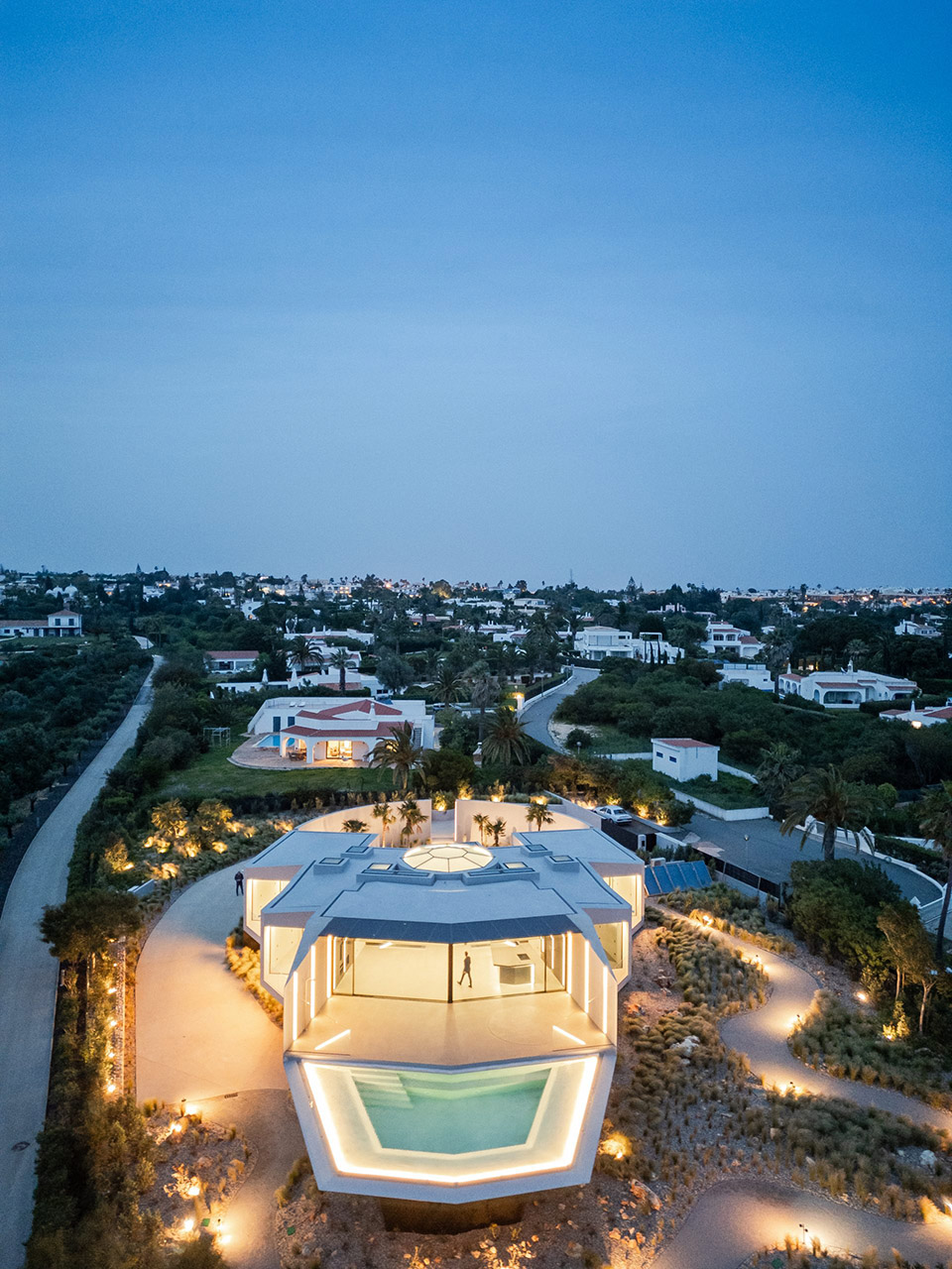 sky base one by bespoke architects