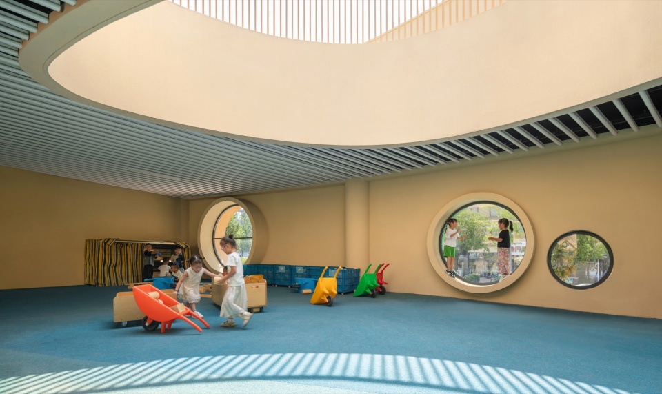 架空层游玩区©文沛 central kindergarten