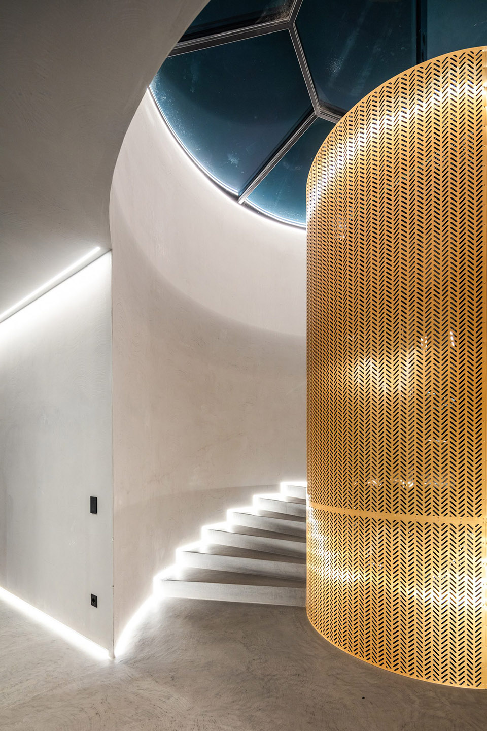sky base one by bespoke architects