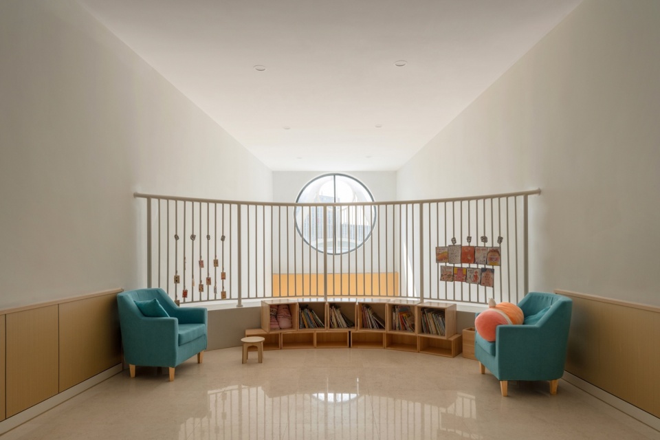 走廊放大活动空间©文沛 central kindergarten