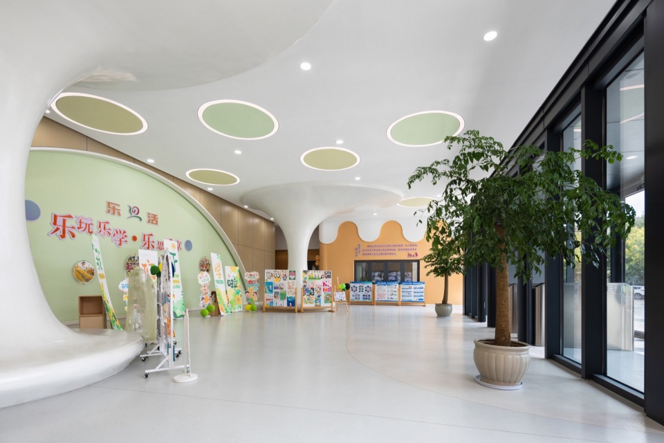 主入口门厅©文沛 central kindergarten