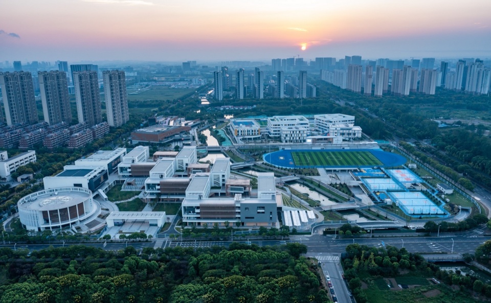 Wuxi Hechang Experimental Middle School China by c d Design Center