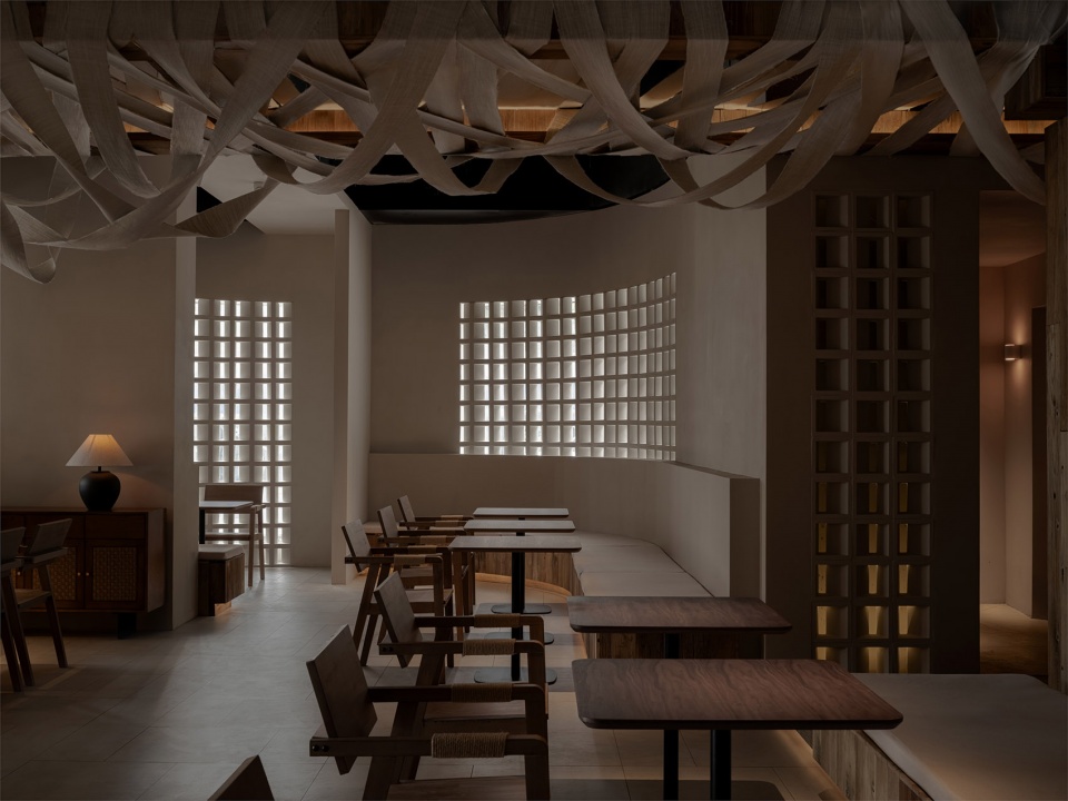 ajiangs bar by fancy space