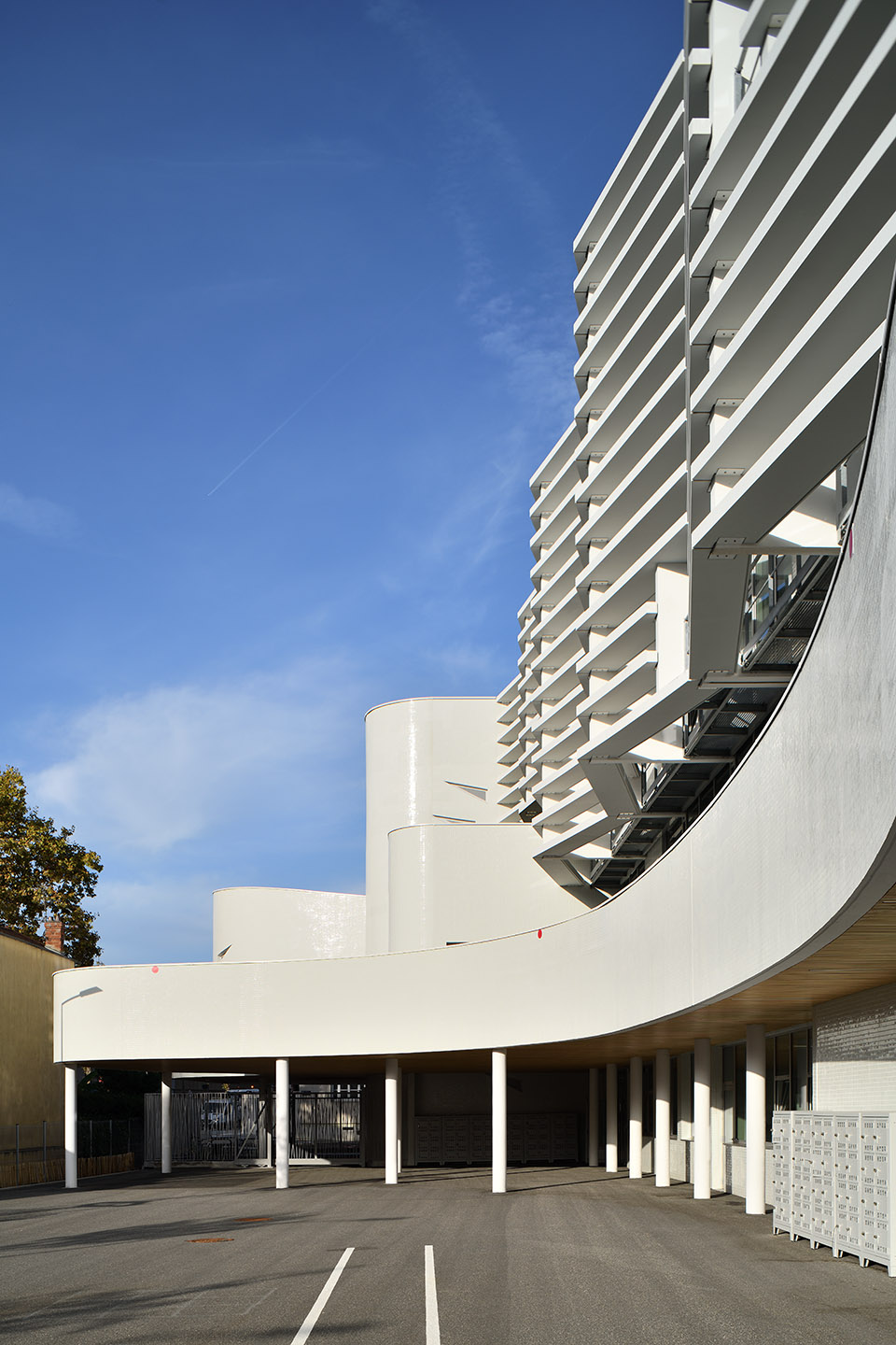the college chabroux by jean pierre lott architecte