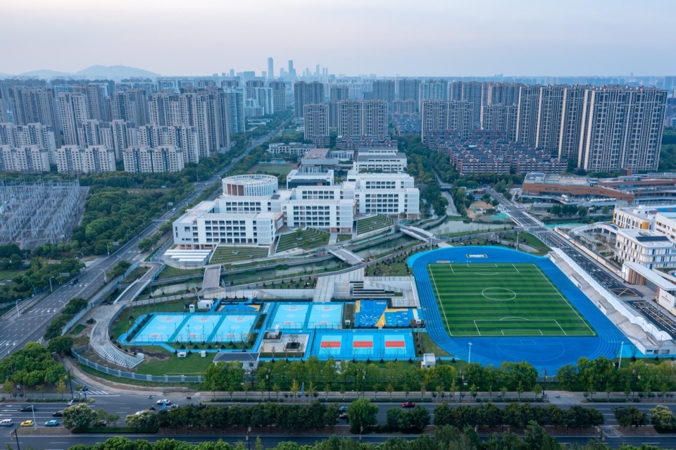 Wuxi Hechang Experimental Middle School China by c d Design Center