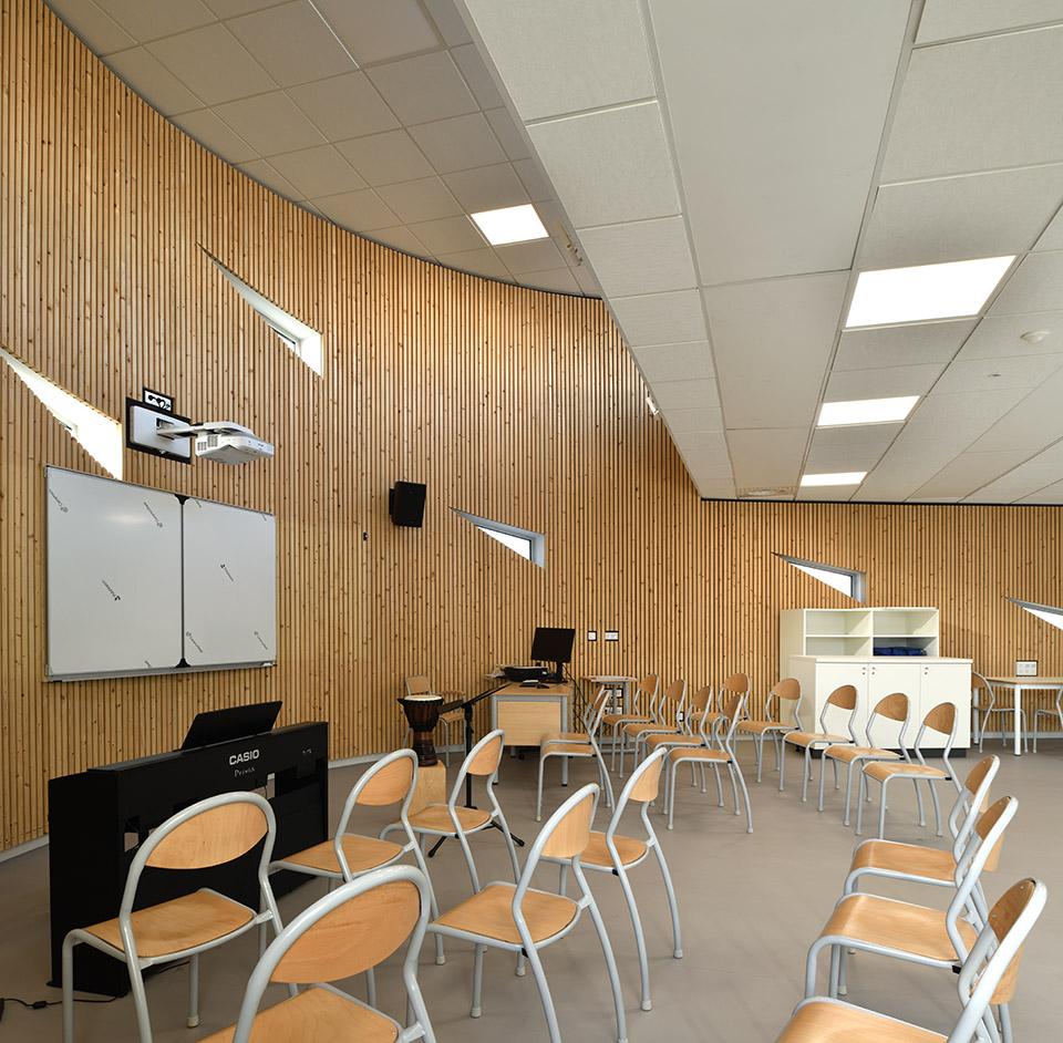 the college chabroux by jean pierre lott architecte