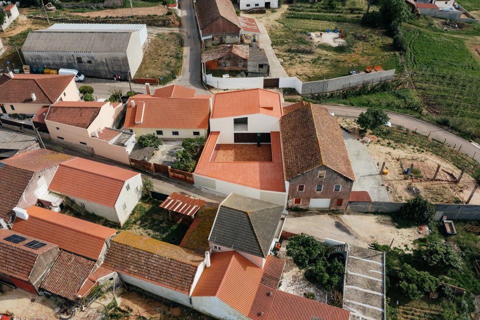 patio iv house by volume architecture lisbon studio