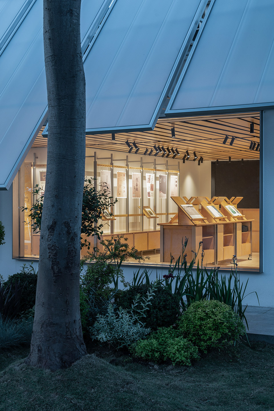 suzhou public culture visitor center by tsing tien making