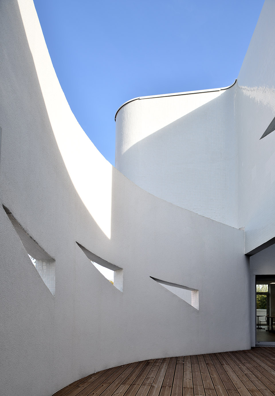 the college chabroux by jean pierre lott architecte