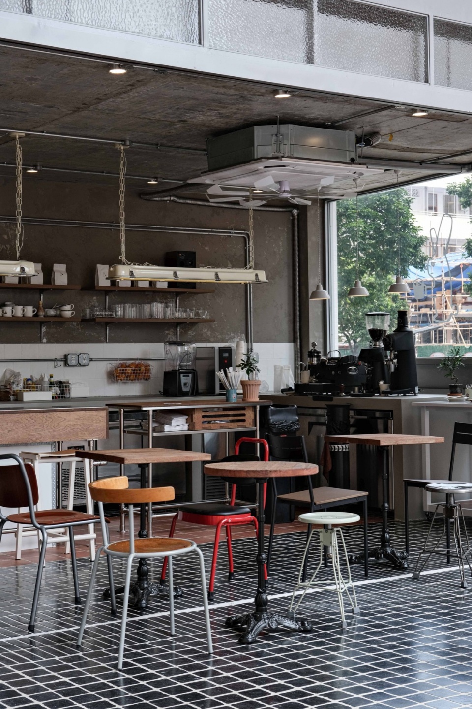 stay loose coffee by yooq studio