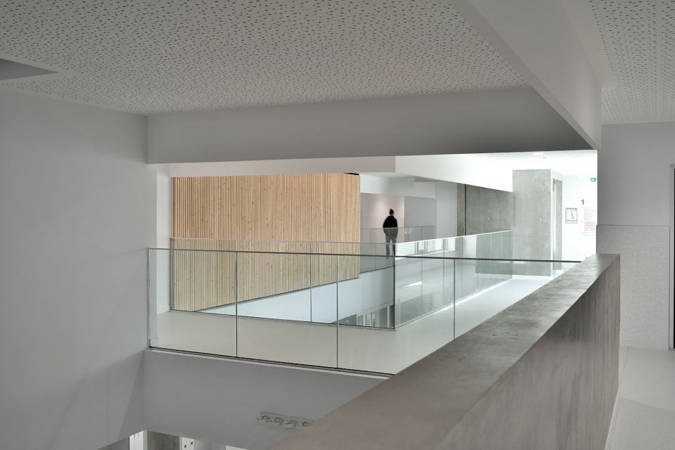 the college chabroux by jean pierre lott architecte