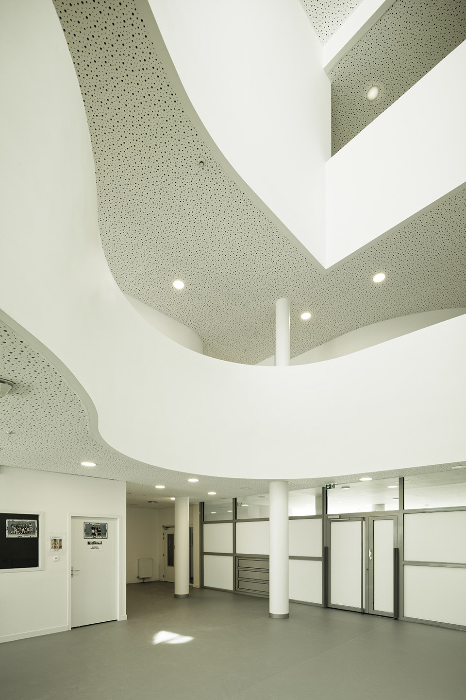 Ecole Villeneuve le Roi Jean Pierre Lott Architecte