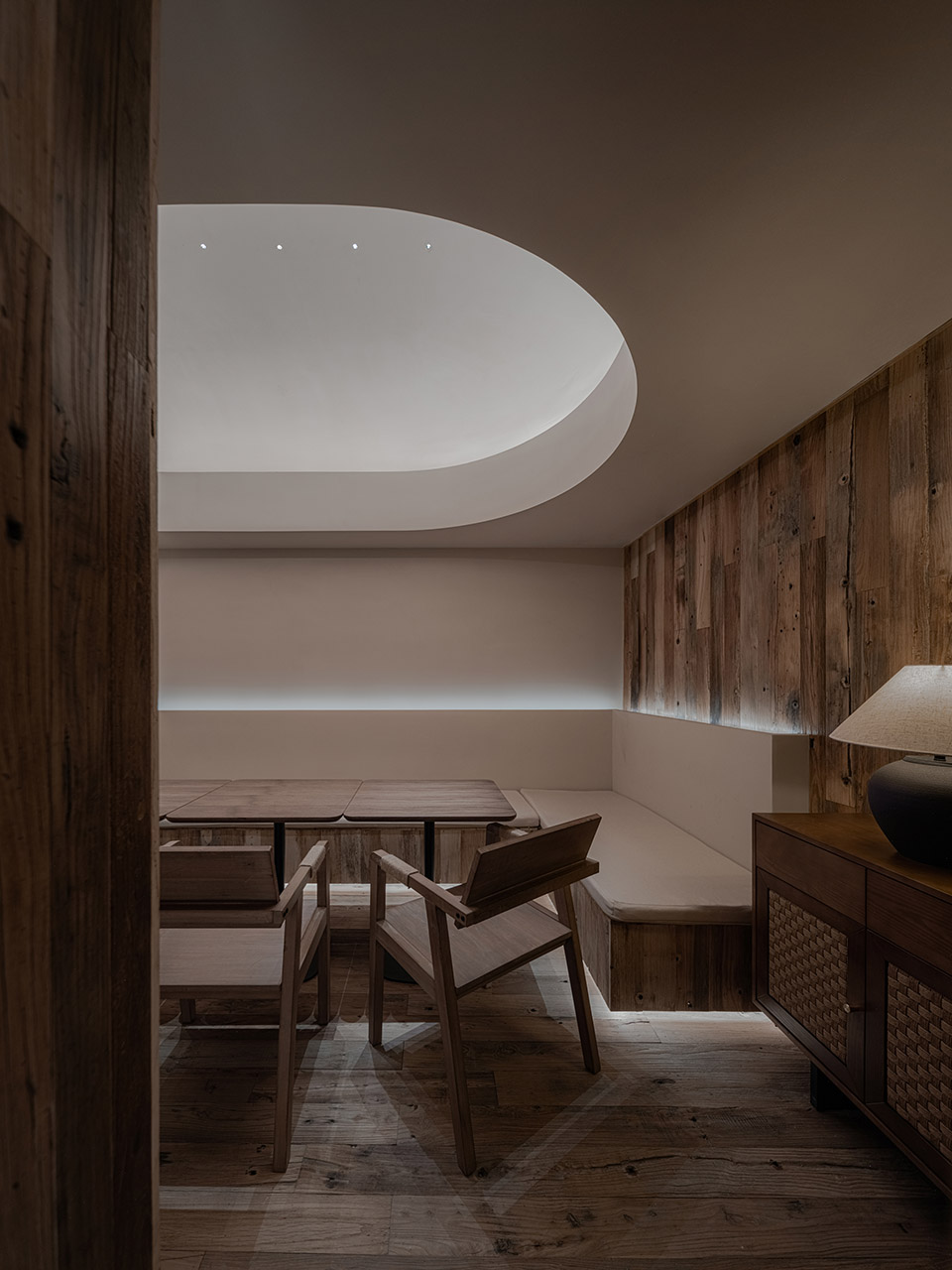 ajiangs bar by fancy space
