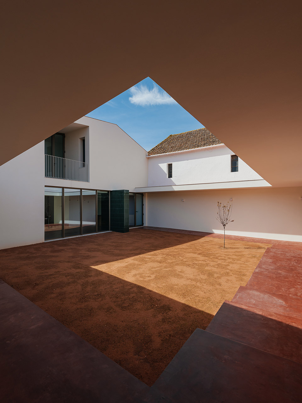 patio iv house by volume architecture lisbon studio