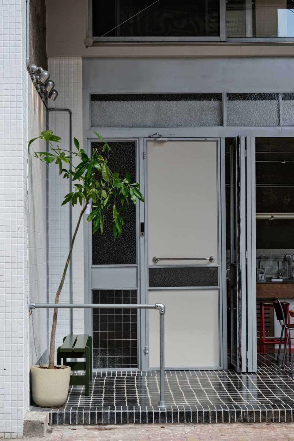 stay loose coffee by yooq studio