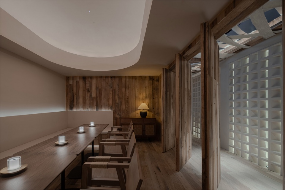 ajiangs bar by fancy space
