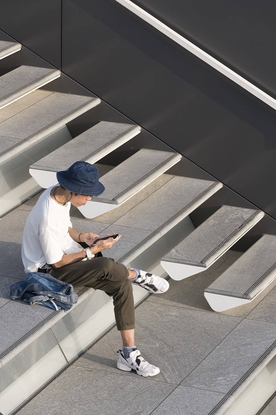 hong kongs new ocean terminal extension by foster partners