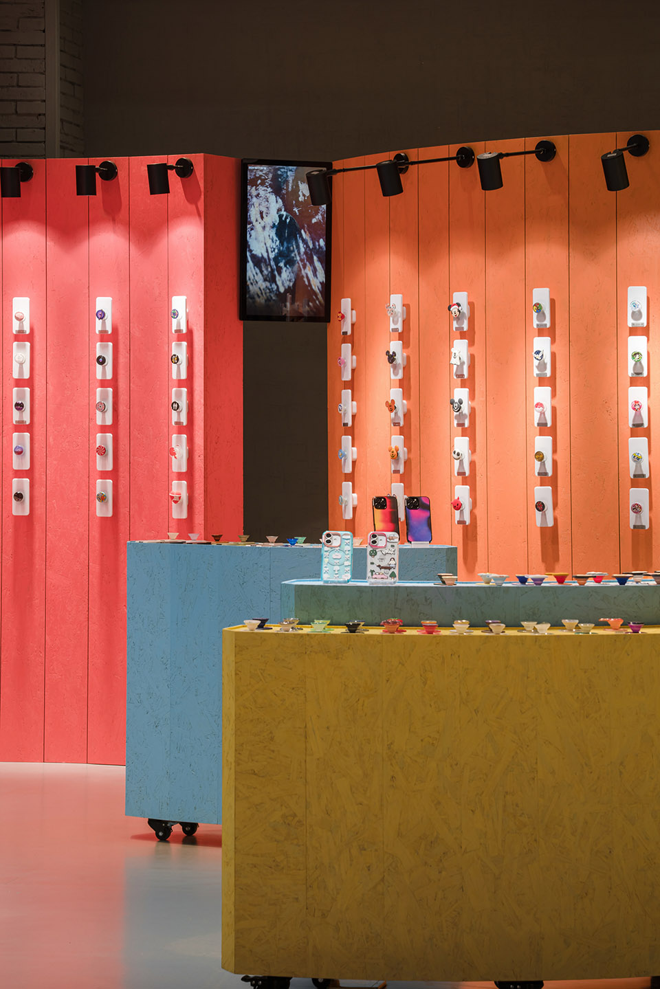 popsockets pop up store by tens atelier