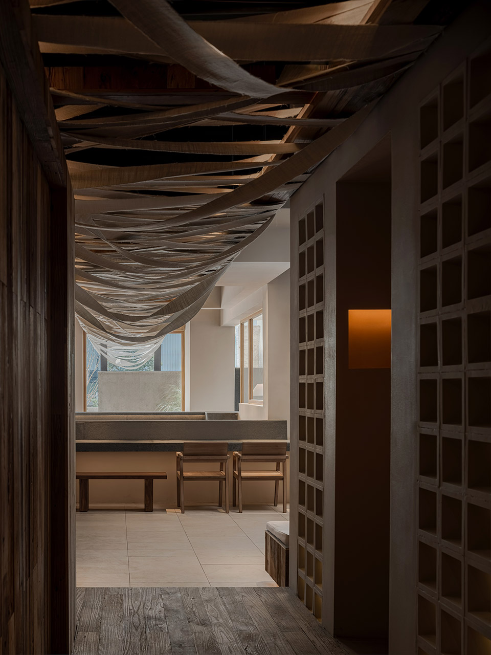 ajiangs bar by fancy space