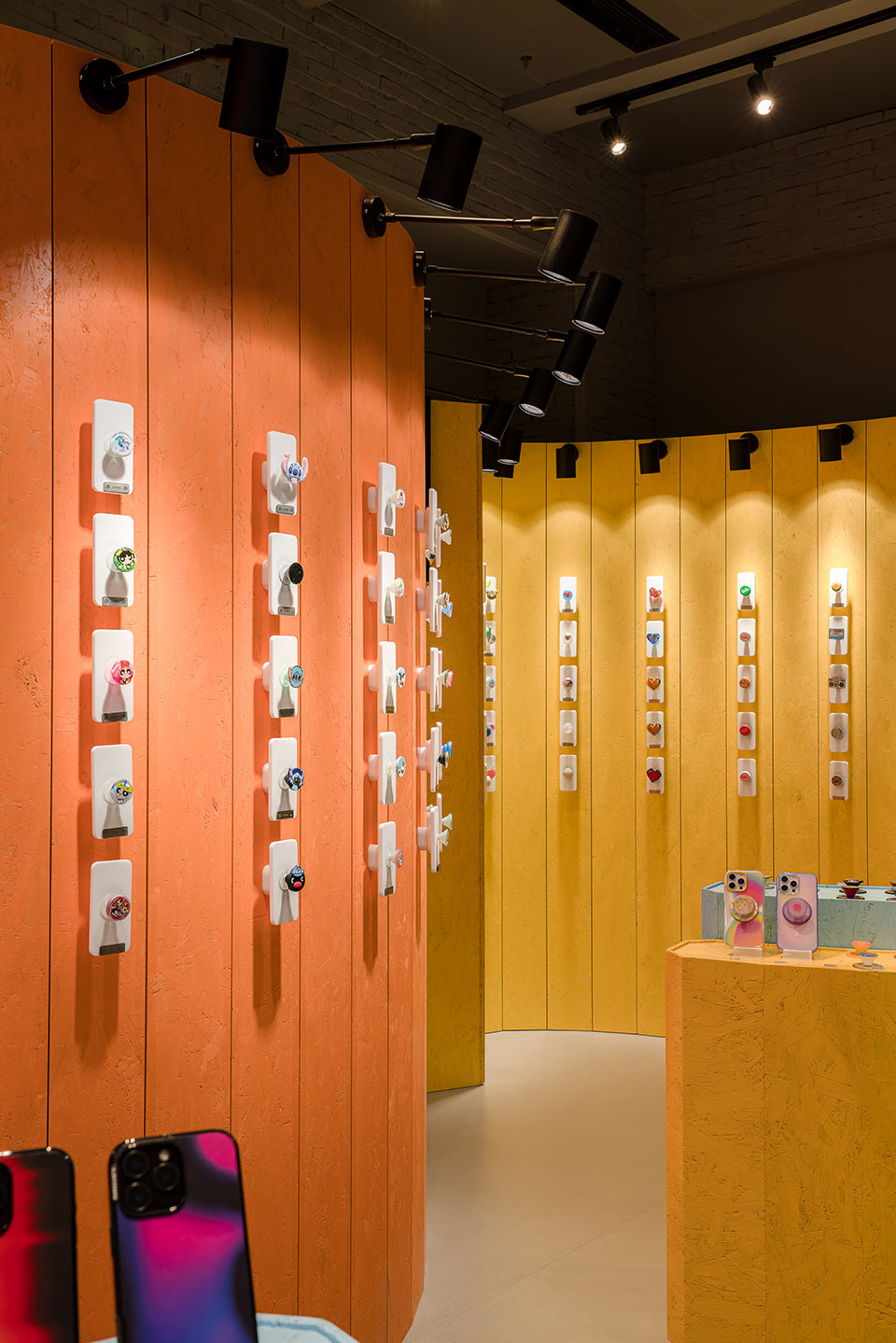 popsockets pop up store by tens atelier