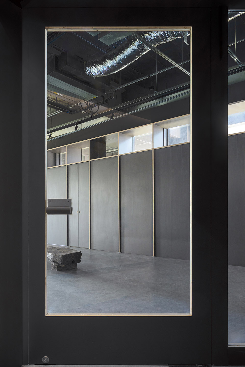 travlin stand by atelier siyu