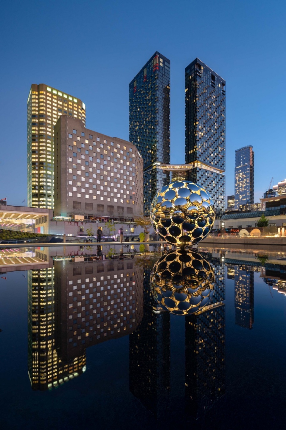 ORB Place des Arts by SpY