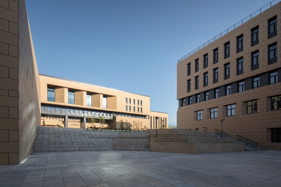 Qinghai Institute of Technology by THAD
