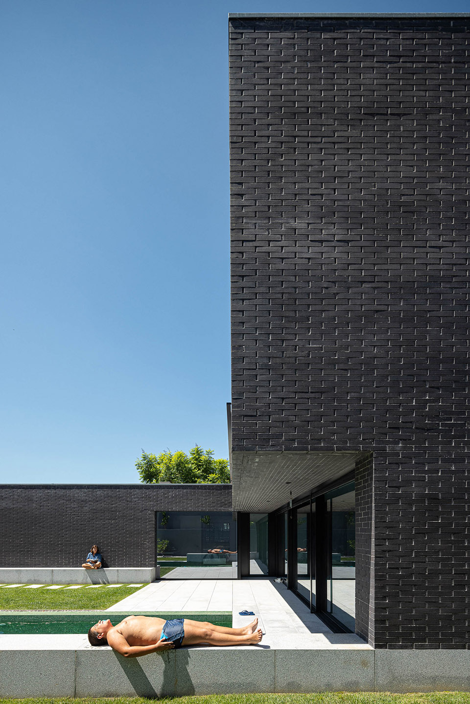 lblack house by m2 senos arquitectos