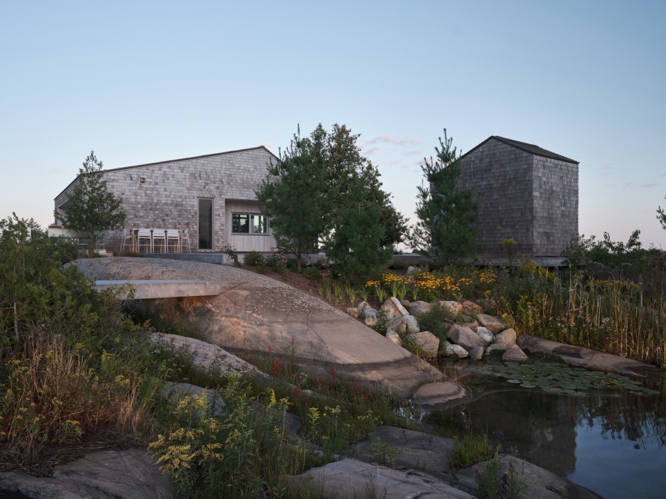Whistling wind Island by Akb Architects