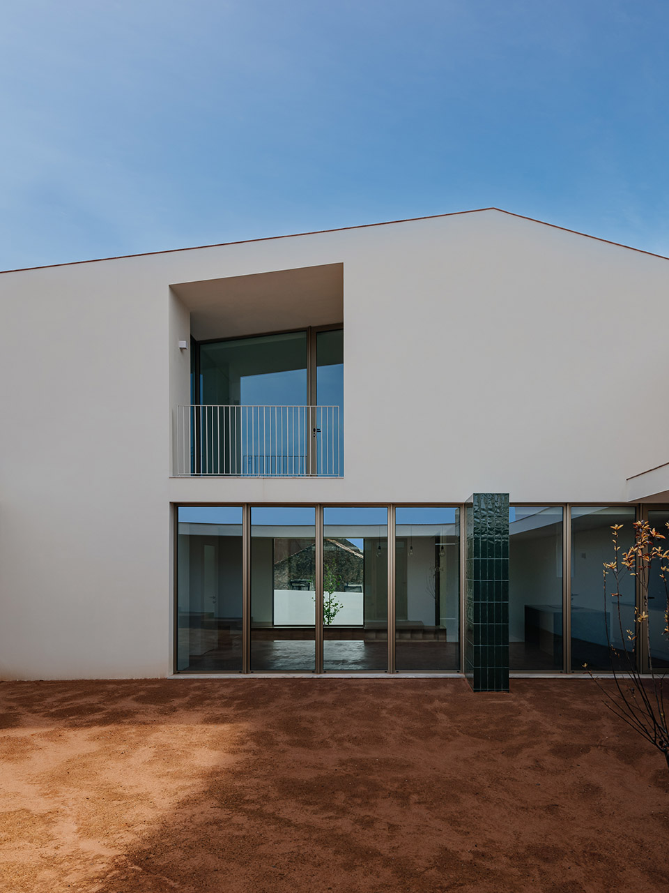 patio iv house by volume architecture lisbon studio