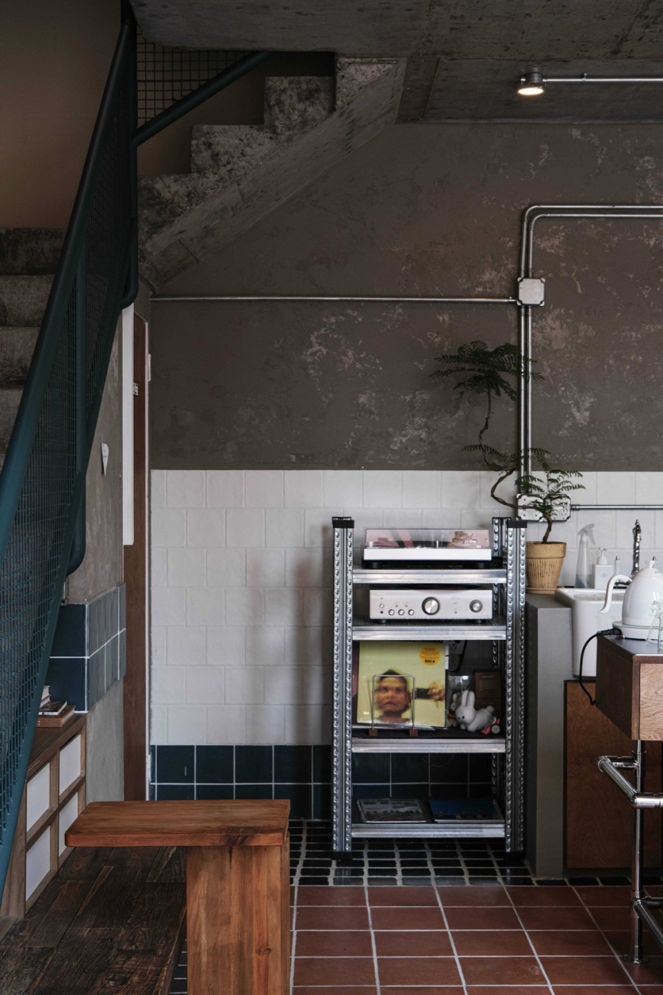 stay loose coffee by yooq studio