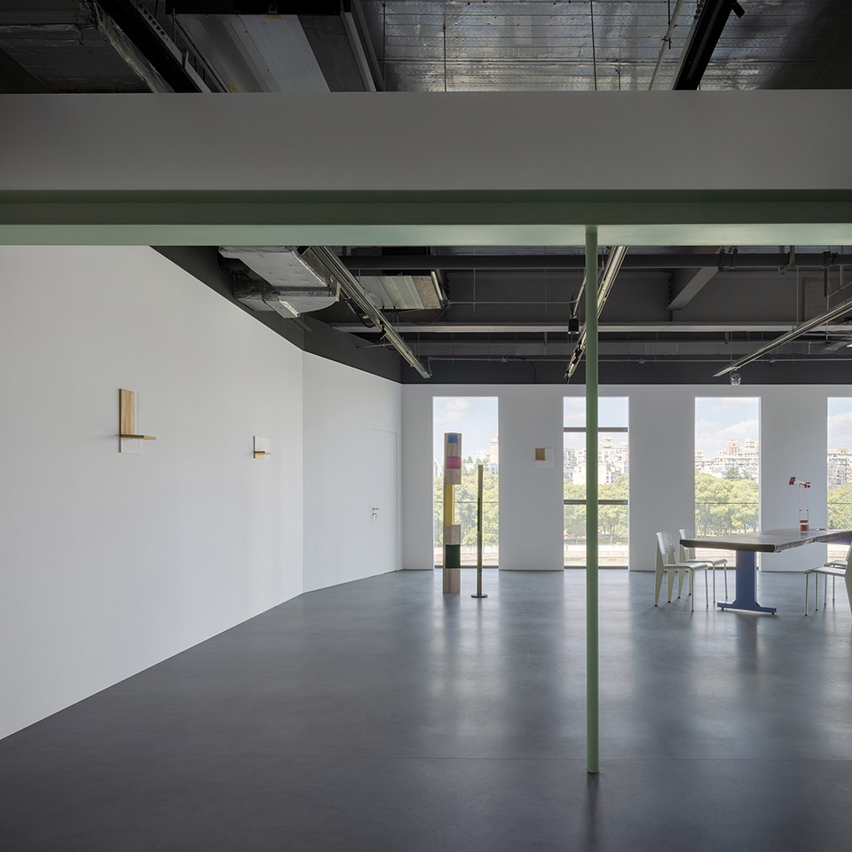 travlin stand by atelier siyu