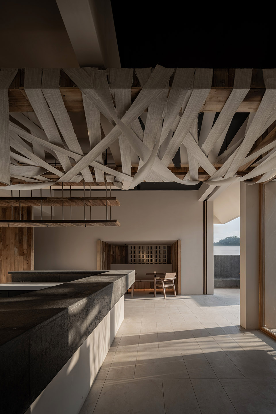 ajiangs bar by fancy space