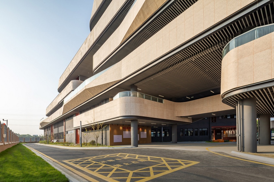 wuxi xinfang experimental middle school by cd design center mzu