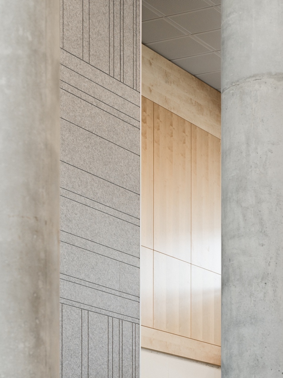 Two New High Schools by TLA UN NEUF