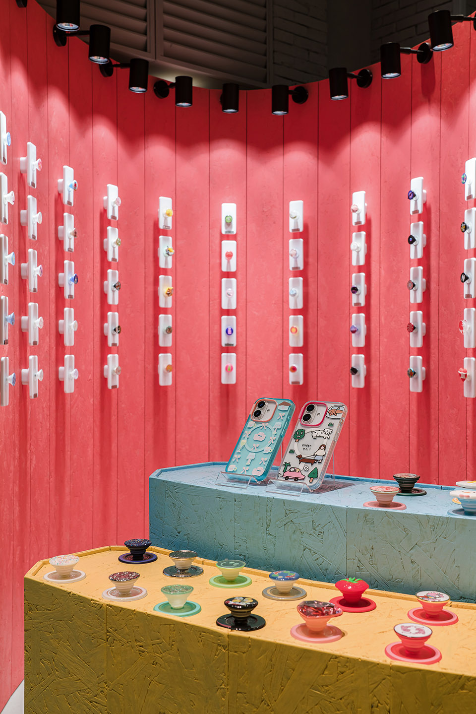 popsockets pop up store by tens atelier