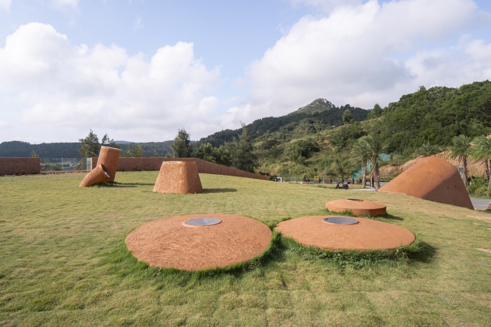 The Blue Insight Cave Space by Donghai No 1 Road by 3andwich Design Hewei Studio