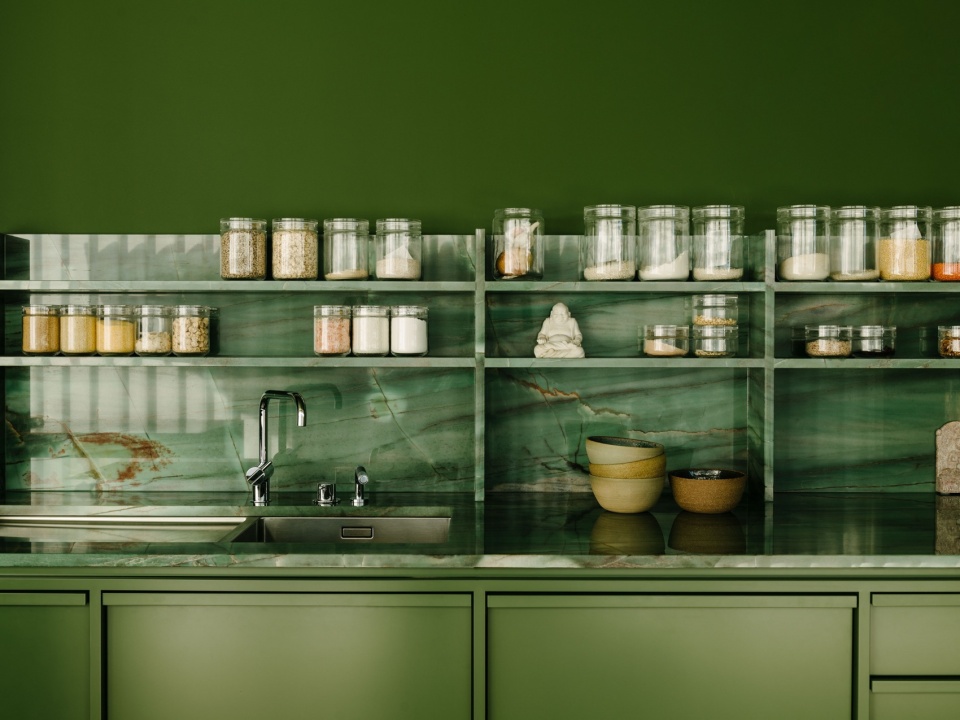 The Green Box by Ester Bruzkus Architekten