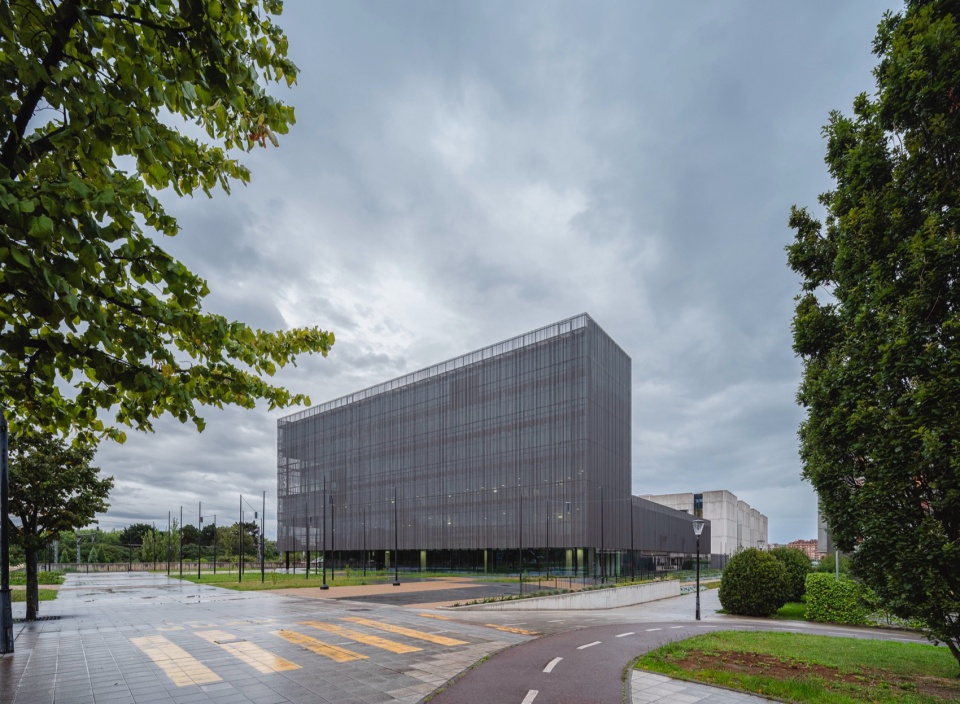 gijon police station by ssarq