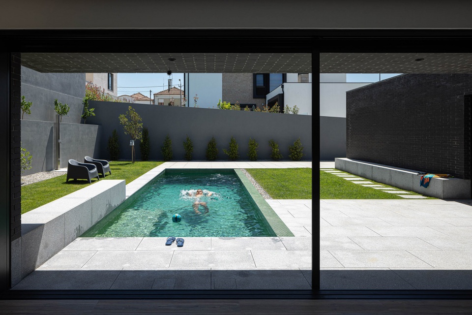 lblack house by m2 senos arquitectos