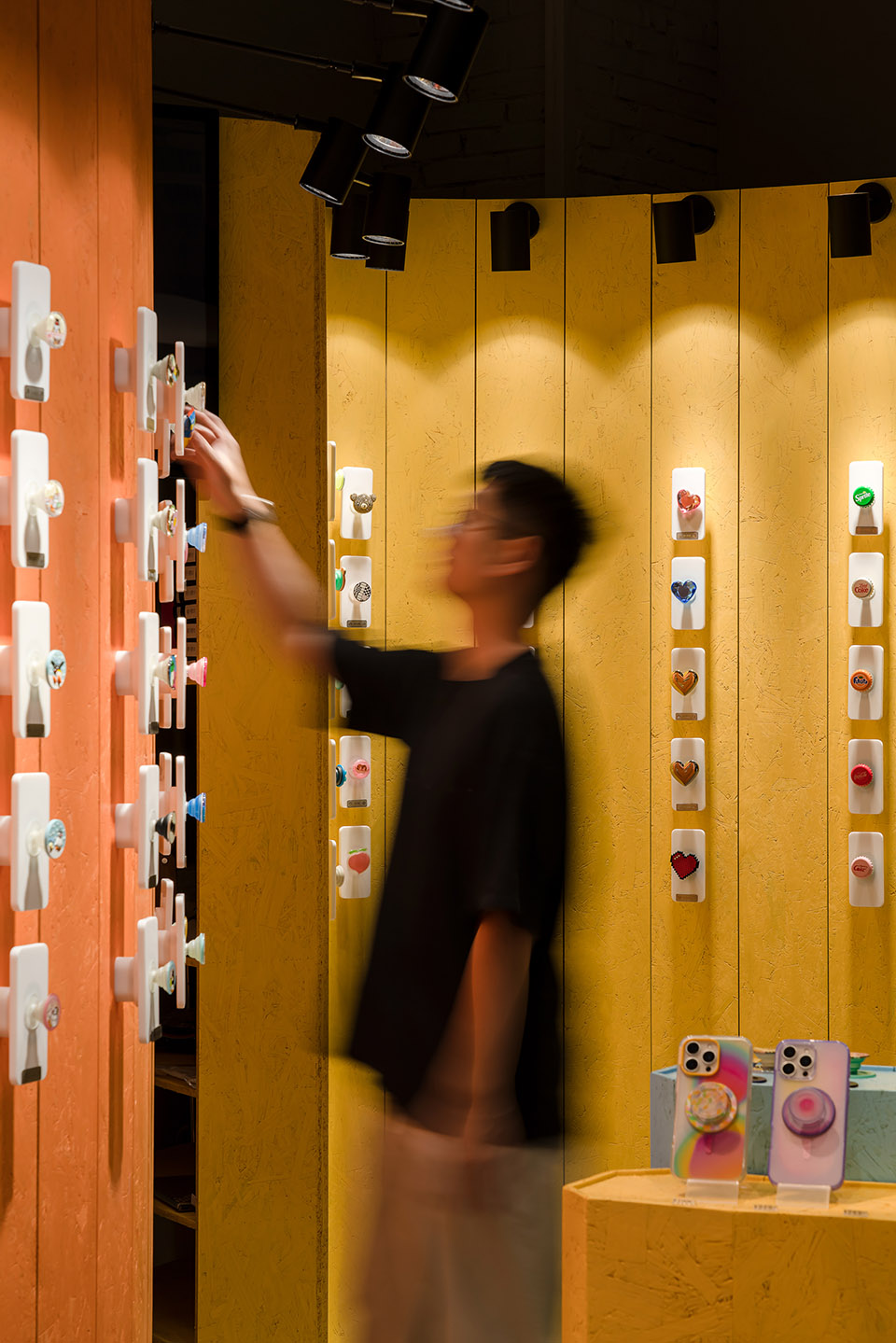 popsockets pop up store by tens atelier