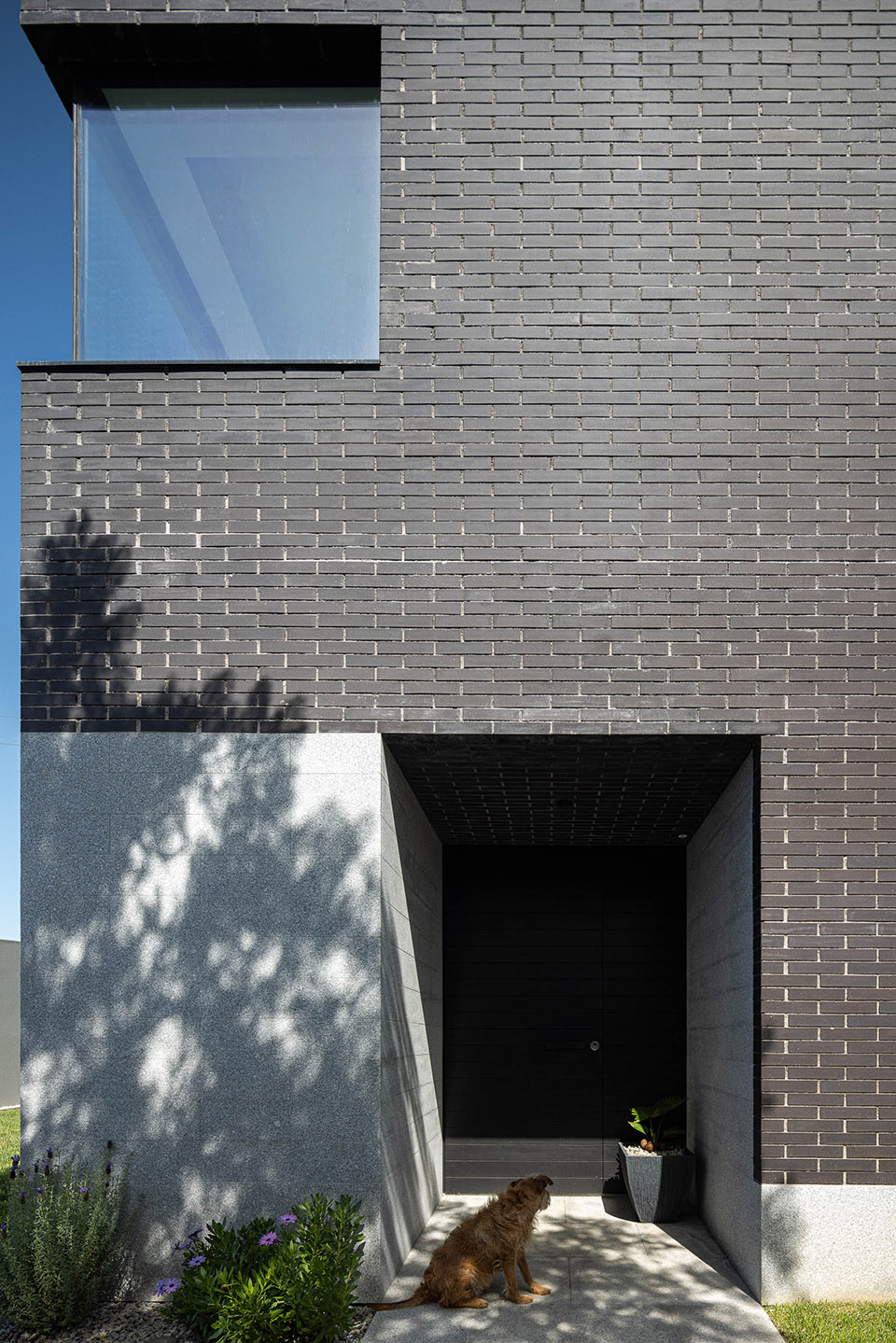 lblack house by m2 senos arquitectos