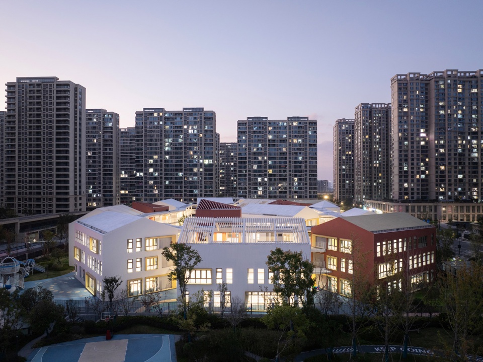yiwu zongze class 36 kindergarten designed by 9m design