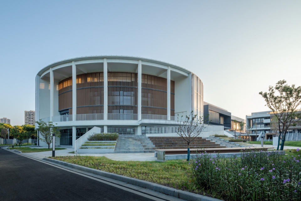 Wuxi Hechang Experimental Middle School China by c d Design Center