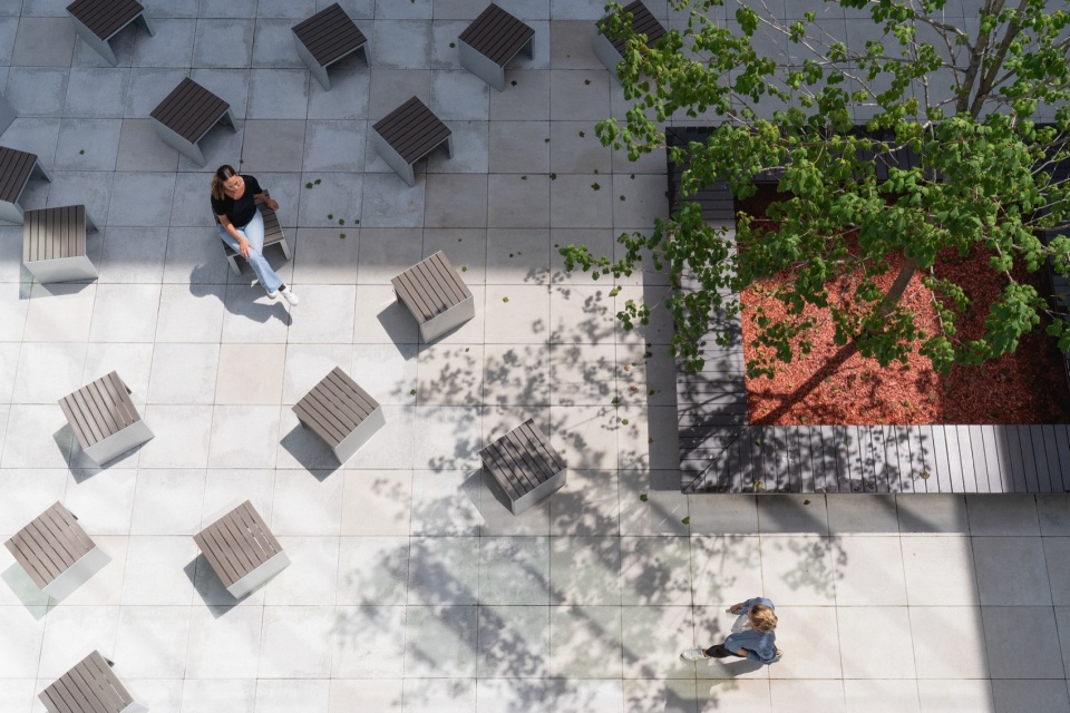 Two New High Schools by TLA UN NEUF