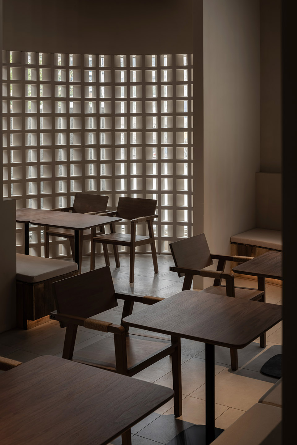 ajiangs bar by fancy space