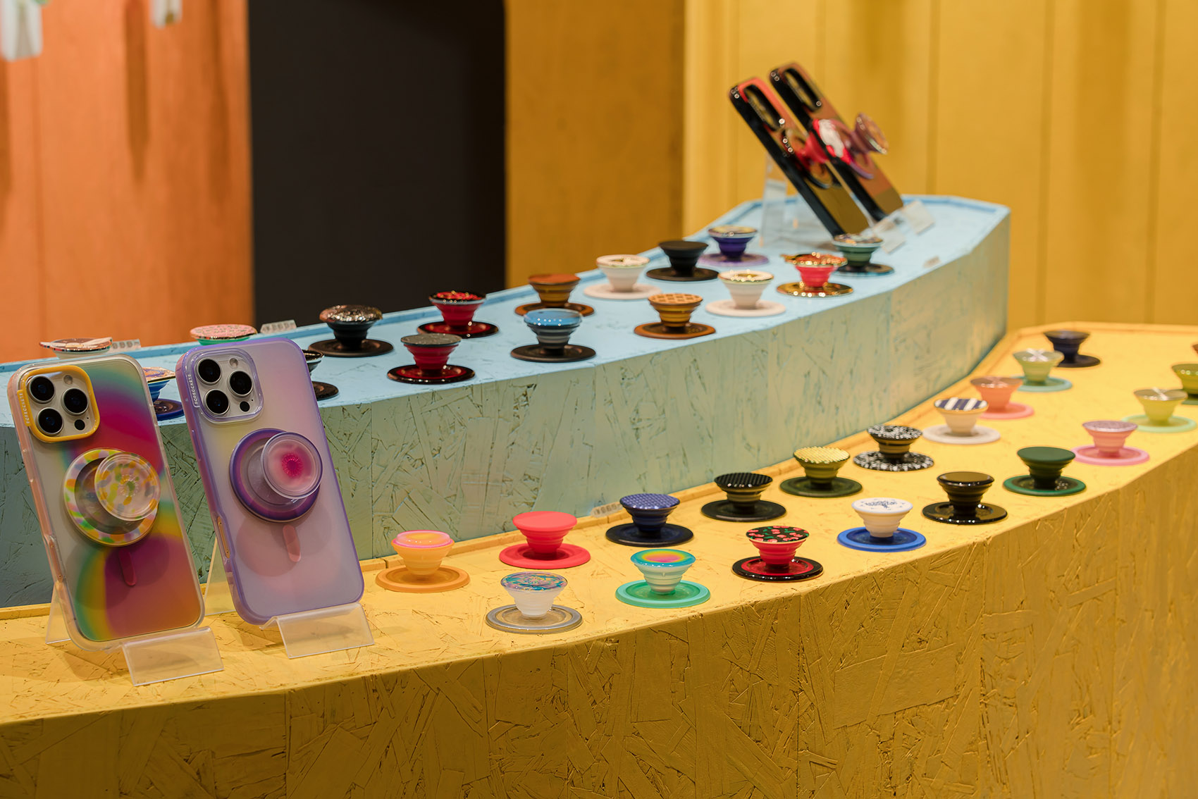 popsockets pop up store by tens atelier