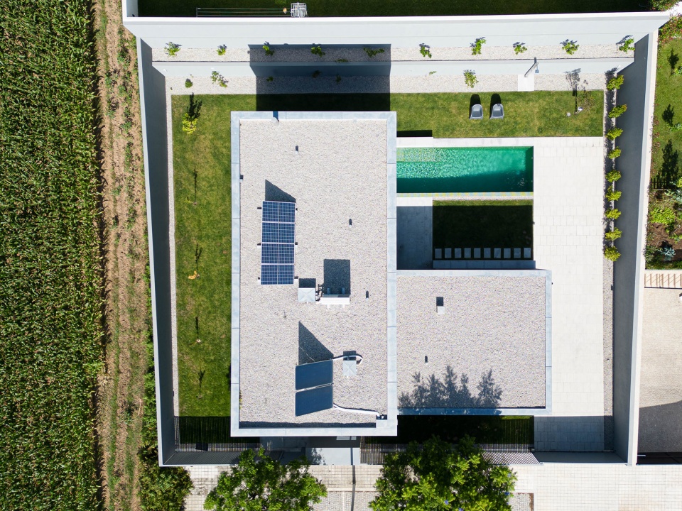 lblack house by m2 senos arquitectos